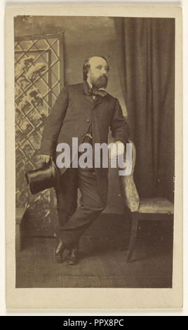 Un homme barbu tenant un haut de forme, debout, s'appuyant sur chaise en arrière ; Alexander Anderson, américain, 1775 - 1870, 1860 ; Albumen Banque D'Images