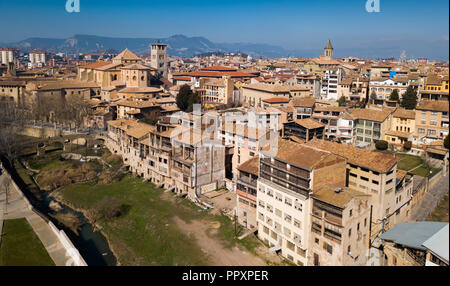 Vue panoramique du quartier historique de Vic avec vue sur les montagnes, Catalogne, Espagne Banque D'Images