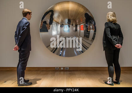 Londres, Royaume-Uni. 28 Sep 2018. Untitled par Anish Kapoor, est £750,000-1m Frise - faits saillants de la semaine vente aux enchères chez Christie's, rue King. Crédit : Guy Bell/Alamy Live News Banque D'Images