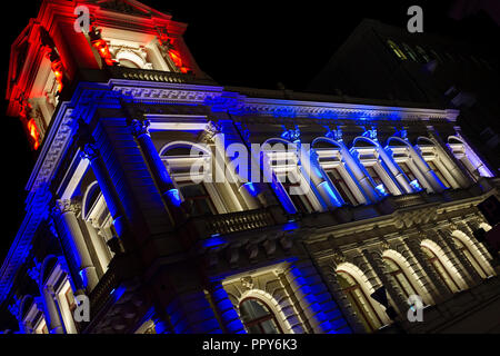 Lodz, Pologne. 28 septembre 2018. Déplacer la lumière Festival - le premier jour est une belle fête des lumières en Pologne. LMF allume avec éclairage coloré propriétés architecturales de plusieurs dizaines de mois dans le centre-ville. L'organisateur du festival est la fondation Lodz 'Lux Pro Monumentis'. Credit : Slawomir Kowalewski/Alamy Live News Banque D'Images