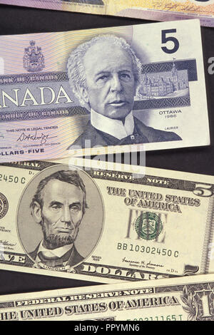 Pas de papier monnaie 1351956 Canada & USA 5 DOLLARS ABRAHAM LINCOLN & Sir Wilfrid Laurier PRESIDEN & PREMIER MINISTRE Banque D'Images