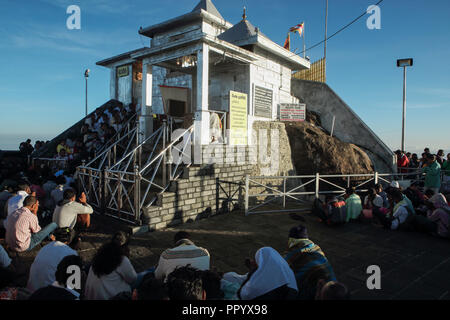 Gens temple bouddhiste sur le sommet d'Adam's Peak, Sri Lanka Banque D'Images