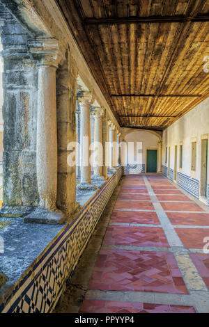 Le Couvent du Christ est un ancien monastère catholique romaine à Tomar au Portugal. Le couvent a été fondé par l'Ordre des pauvres Chevaliers du Temple (ou T Banque D'Images