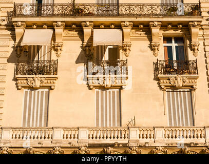 Détails d'un bâtiment de la Belle Époque à la place de la Comédie, Montpellier Banque D'Images