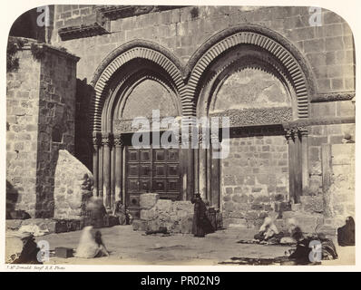 Entrée de l'église du Saint Sépulcre ; Sgt. James M. McDonald, anglais, 1822 - 1885, Israël ; 1864 ; 1865 d'impression négative Banque D'Images