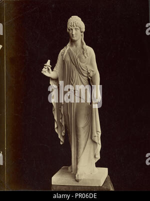 Statue de femme ; environ 1870 - 1890 ; à l'albumine argentique Banque D'Images