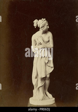 Statue d'une figure féminine ; environ 1870 - 1890 ; à l'albumine argentique Banque D'Images