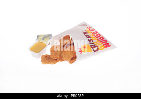 Burger King Nuggets de poulet avec sauce miel et moutarde Banque D'Images