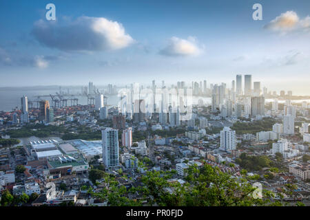 Skyline du centre-ville de Carthagène ville avec appartement moderne blocs dans le quartier de Bocagrande, Carthagène, Colombie, Amérique du Sud Banque D'Images