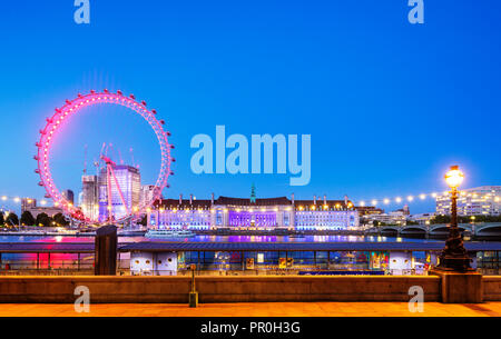 Le London Eye, une grande roue sur la rive sud de la Tamise, Londres, Angleterre, Royaume-Uni, Europe Banque D'Images