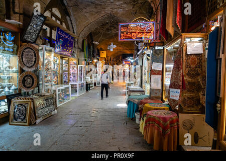 Isfahan, IRAN - Juin 2018 : Bazar d'Ispahan en place Imam à Isfahan, Iran. Bazar d'Ispahan est une attraction touristique populaire. Banque D'Images