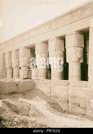 Vues égyptien ; Temple d'Hathor, Dendérah. Détails de chapiteaux en temple. 1900, l'Égypte, Dandara Banque D'Images