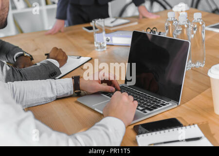 Portrait of multicultural businesspeople at meeting Banque D'Images