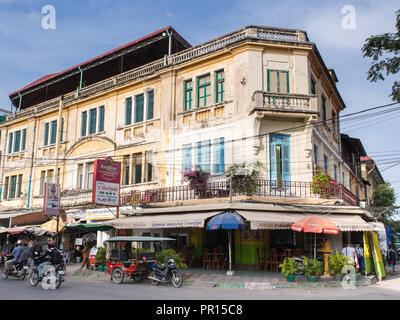 Un immeuble dans le vieux quartier français par le bureau de poste, Phnom Penh, Cambodge, Indochine, Asie du Sud, Asie Banque D'Images