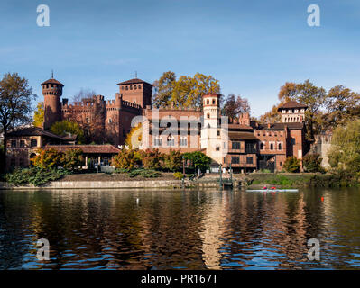 Borgo Medievale forteresse, Parco del Valentino, Turin, Piémont, Italie, Europe Banque D'Images