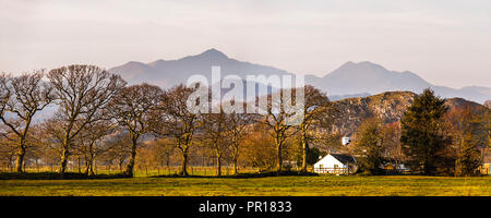 Snowdon Mountain vu de Croesor Valley, Parc National de Snowdonia, le Nord du Pays de Galles, Pays de Galles, Royaume-Uni, Europe Banque D'Images