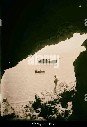 Autour de la Mer Morte à la vue hors de la grotte, Jebel Usdum, 1900 La Mer Morte - en bordure d'Israël, la Cisjordanie et la Jordanie Banque D'Images