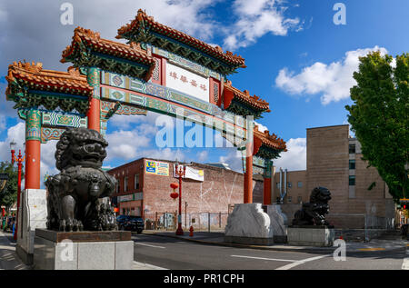 Portland, Oregon - Sep 21, 2018 : l'entrée du Chinatown de Portland, Orégon sur Burnside Street Banque D'Images