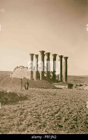 Ruines de Gérasa (Jerash). Temple d'Artémis. Une vue générale. 1920, Jordanie, Gérasa, ville disparue Banque D'Images