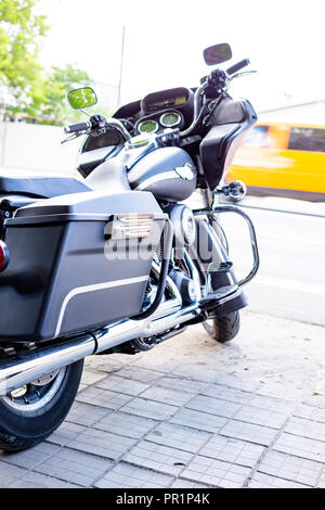 Vintage motorcycle parking sur la route. Vue latérale, Close up Banque D'Images