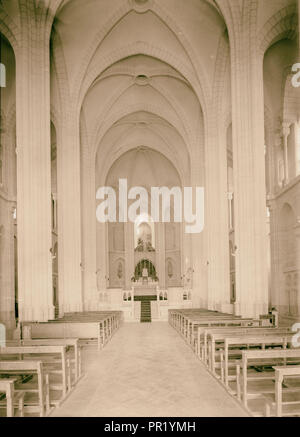 Eglise de France & orphelinat de 'Jésus de Nazareth' des adolescents. [Int érieur] de basilique, la nef allée centrale. 1940, Israël Banque D'Images