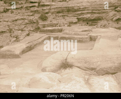 Petra. Zone de El-Habis. Le Sacellum el-Habis. 1920, Jordanie, Petra, la ville disparue Banque D'Images