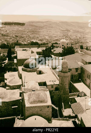 Dome et minaret de la tombe de David vu de la tour de la Dormition, la colline de Offfence & panorama de Siloé, montagnes de Moab Banque D'Images