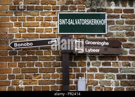Des signes dans la ville de Bruges, détail d'informations touristiques en Belgique Banque D'Images