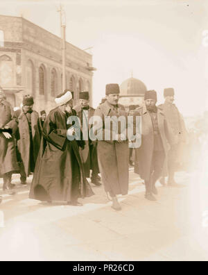 Enver Pacha visiter le dôme du Rocher accompagné par Jamal (Cemal) Pasha, Jérusalem. 1916, Jérusalem, Israël Banque D'Images