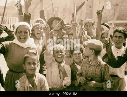 Attaque de rebelles sur Bethléem, Septembre 14, 1938 De jeunes Arabes l'agitation & running riot à Bethléem après la gravure des bureaux gouvernementaux Banque D'Images