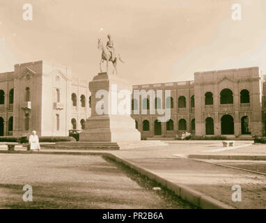 Le Soudan. Khartoum. Les bureaux du gouvernement et statue équestre de Kitchener. Khartoum, Soudan, 1936 Banque D'Images