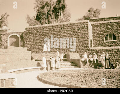 Tibériade, l'hôpital de mission de Sylvestre, extérieur avec nouveau jardin à l'avant. Tibériade, Israël, 1940 Banque D'Images