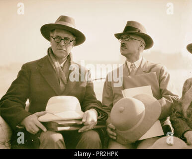 Le roi Albert de Belgique en voiture ouverte, 1935, au Moyen-Orient, Israël et/ou Palestine Banque D'Images