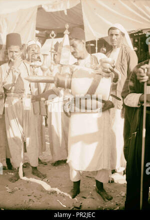 Le sud de la Palestine. Hsix Rubin (Le Prophète Ruben). Un vendeur de limonade Nebi Rubin. 1920, Israël Banque D'Images
