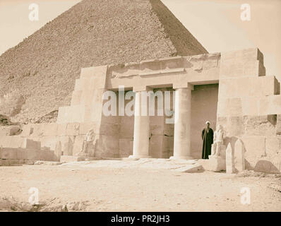 La quatrième pyramide de Gizeh, etc. (récemment découvert). Temple de Nefru. Près de la grande pyramide. 1920, l'Égypte, Jīzah, Jizah Banque D'Images