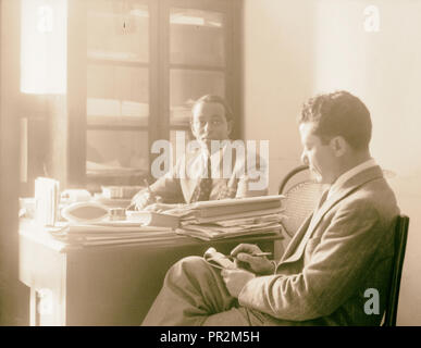 Jacob Simon à Lydda et interviewer Eth. [C.-à-d., éthiopien] consul. 1934, Israël, Lod Banque D'Images