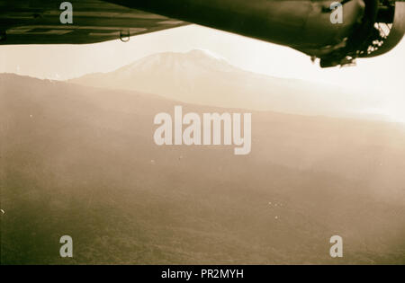 Tanganyika. En route pour Arusha. Vue de l'air. Le Kilimandjaro comme vu d'avion. 1936, Tanzanie Banque D'Images