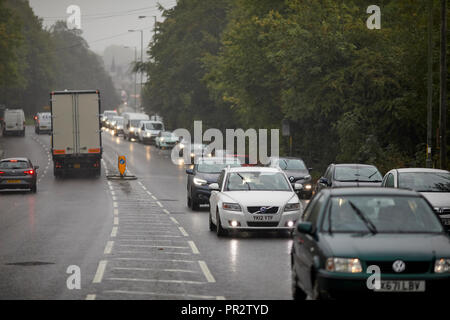 Le trafic important à l'état humide A57 A628 Mottram Moor dans la région de Longdendale Mottram a longtemps demandé pour un by-pass pour faciliter le trafic dans la zone Banque D'Images