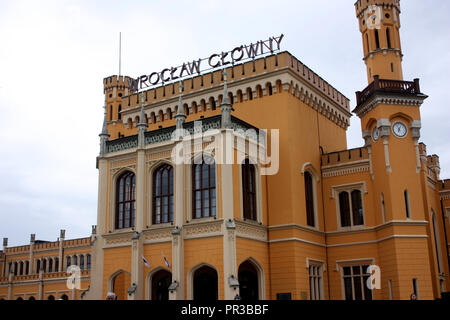 L'entrée principale de la gare Wroclaw Glowny à Wroclaw, Pologne Banque D'Images