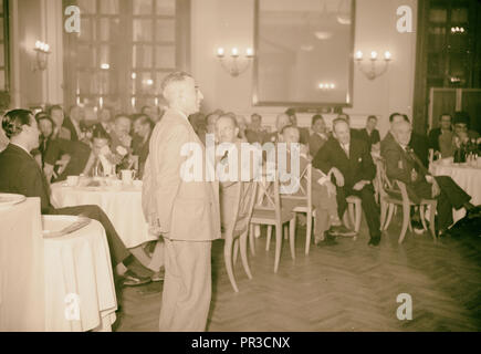 Réception à l'hôtel King David, le 16 octobre '40 pour les Egyptiens Ibrahim el-Mazuri & . L'écoute collective Table [à l'homme] faire un discours Banque D'Images