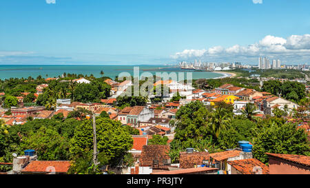 Les bâtiments de l'antenne et la plage d'Olinda et Recife en Pernambuco, Brésil Banque D'Images