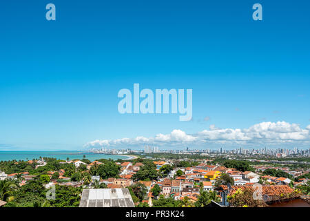 Les bâtiments de l'antenne et la plage d'Olinda et Recife en Pernambuco, Brésil Banque D'Images