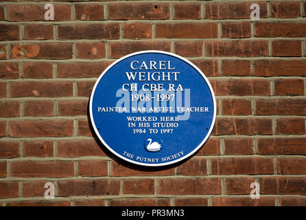 La société putney blue plaque marquant la maison où l'artiste poids carel a travaillé dans un studio de 1984 à 1997, Putney, Londres, Angleterre Banque D'Images