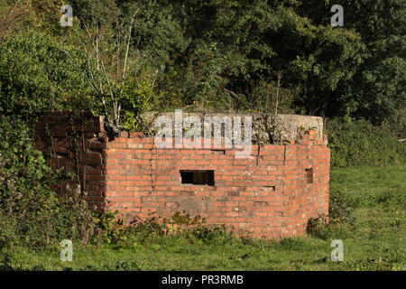 Casemate de la seconde guerre mondiale, une partie de la ligne GHQ 'B' WW2 lignes de défense, près de Farnham, dans le Surrey, UK Banque D'Images