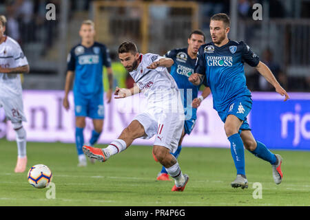 Fabio Borini (Milan) Leonardo Capezzi (Empoli) au cours de l'Italien 'Serie' une correspondance entre Empoli 1-1 Milan à Carlo Castellani Stadium le 27 septembre 2018 à Empoli, Italie. Credit : Maurizio Borsari/AFLO/Alamy Live News Banque D'Images