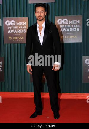 Mumbai, Inde. 28 Septembre, 2018. Acteur de cinéma indien Tiger Shroff pose sur le tapis rouge de la 10e édition de la GQ Hommes de l'année Awards 2018 pour commémorer le 10e anniversaire de GQ en Inde à l'hôtel JW Marriott Juhu à Mumbai. Azhar Khan/Alamy Live News Banque D'Images