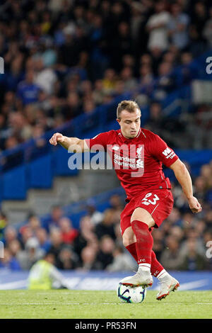 Londres, Royaume-Uni. 29e Septembre 2018. Xherdan Shaqiri de Liverpool sur la balle au cours de la Premier League match entre Chelsea et Liverpool à Stamford Bridge, Londres, Angleterre le 29 septembre 2018. Photo par Carlton Myrie. Usage éditorial uniquement, licence requise pour un usage commercial. Aucune utilisation de pari, de jeux ou d'un seul club/ligue/dvd publications. Credit : UK Sports Photos Ltd/Alamy Live News Banque D'Images