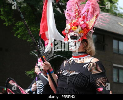 Woman in santa muerte mexicain makeup Banque D'Images