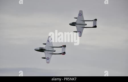 Deux avions de Havilland Vampire exploité par le Norwegian Air Force Escadron Historique volant à la bataille d'Angleterre de Duxford bourget sur le 23/9/18 Banque D'Images
