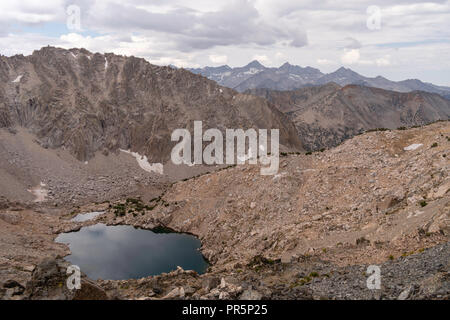 High angle view looking South de Glen Pass, John Muir Trail/Pacific Crest Trail ; Sequoia Kings Canyon désert, le Parc National Kings Canyon ; Sierr Banque D'Images